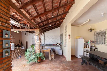 Casa para alugar com 360m², 4 quartos e 4 vagas Casa para alugar com 360m², 4 quartos e 4 vagasEspaço Gourmet