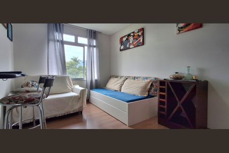 Apartamento para alugar com 74m², 3 quartos e sem vagaSala