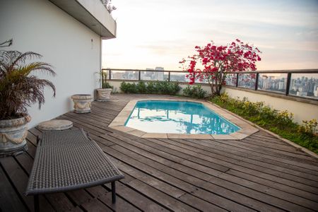 Apartamento à venda com 460m², 4 quartos e 5 vagasPiscina