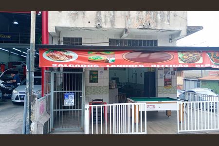 Casa à venda com 199m², 3 quartos e 3 vagas Casa à venda com 199m², 3 quartos e 3 vagasFachada