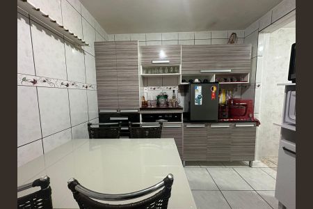 Casa à venda com 90m², 2 quartos e 1 vaga Casa à venda com 90m², 2 quartos e 1 vagaCozinha e Área de Serviço