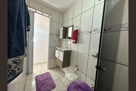 Casa à venda com 90m², 2 quartos e 1 vaga Casa à venda com 90m², 2 quartos e 1 vagaBanheiro
