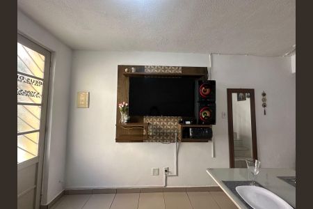 Casa à venda com 90m², 2 quartos e 1 vaga Casa à venda com 90m², 2 quartos e 1 vagaSala