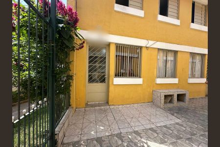 Casa à venda com 90m², 2 quartos e 1 vaga Casa à venda com 90m², 2 quartos e 1 vagaFachada