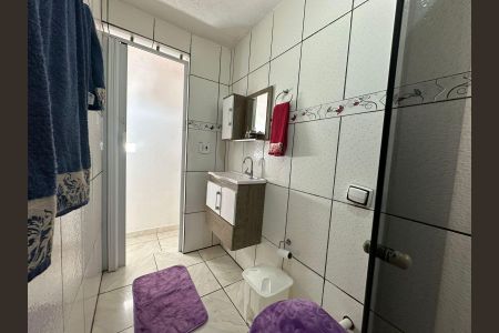 Casa à venda com 90m², 2 quartos e 1 vaga Casa à venda com 90m², 2 quartos e 1 vagaBanheiro