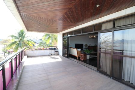 Apartamento para alugar com 350m², 4 quartos e 4 vagasVaranda