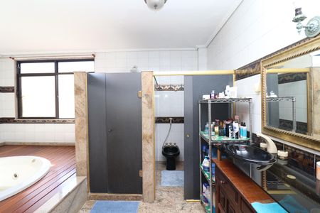Apartamento para alugar com 350m², 4 quartos e 4 vagasBanheiro da Suíte 3