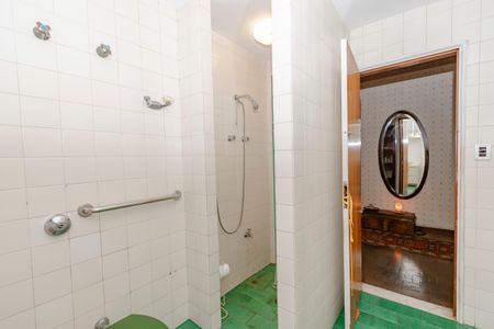 Casa à venda com 330m², 4 quartos e 3 vagasBanheiro Social