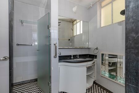 Casa à venda com 330m², 4 quartos e 3 vagasBanheiro da Suíte 3