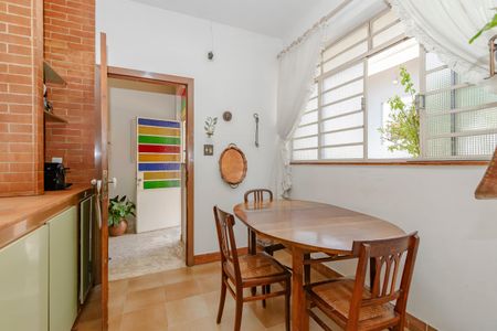 Casa à venda com 330m², 4 quartos e 3 vagasCopa