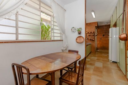 Casa à venda com 330m², 4 quartos e 3 vagasCopa