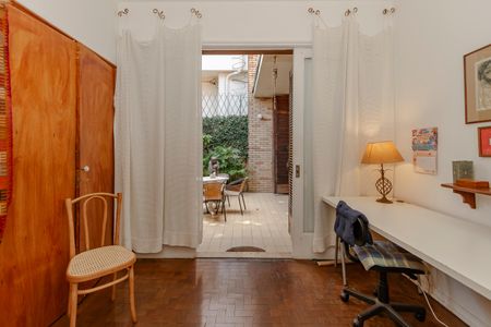 Casa à venda com 330m², 4 quartos e 3 vagasQuarto 2