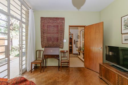 Casa à venda com 330m², 4 quartos e 3 vagasSala de TV