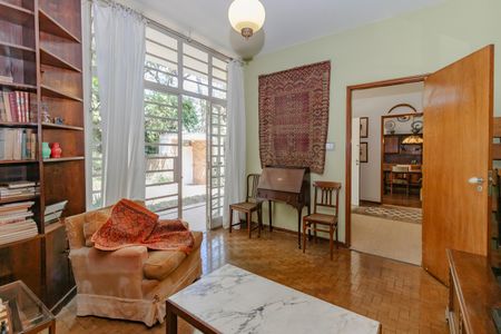 Casa à venda com 330m², 4 quartos e 3 vagasSala de TV