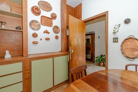 Casa à venda com 330m², 4 quartos e 3 vagasCopa