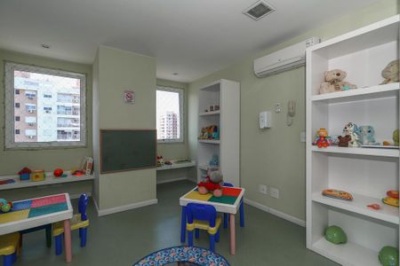 Apartamento à venda com 63m², 2 quartos e 2 vagasÁrea comum - Playground