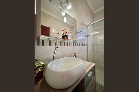 Casa à venda com 170m², 4 quartos e 2 vagasBanheiro