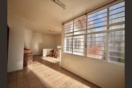 Casa à venda com 170m², 4 quartos e 2 vagasCobertura