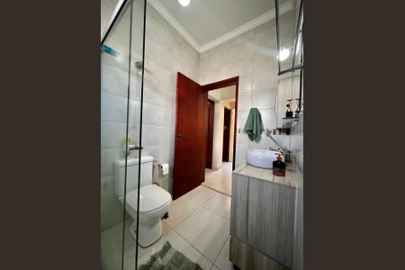 Casa à venda com 170m², 4 quartos e 2 vagasBanheiro