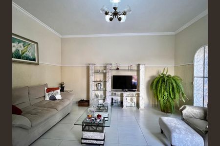 Casa à venda com 170m², 4 quartos e 2 vagasSala