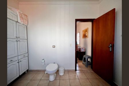 Casa à venda com 170m², 4 quartos e 2 vagasBanheiro de Serviço