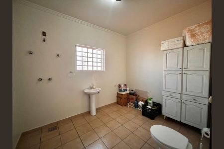 Casa à venda com 170m², 4 quartos e 2 vagasBanheiro de Serviço