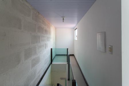 Casa à venda com 190m², 5 quartos e 2 vagas Casa à venda com 190m², 5 quartos e 2 vagasCorredor