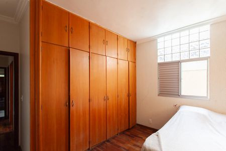 Casa à venda com 190m², 5 quartos e 2 vagas Casa à venda com 190m², 5 quartos e 2 vagasSuíte 2