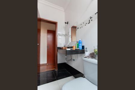 Casa à venda com 190m², 5 quartos e 2 vagas Casa à venda com 190m², 5 quartos e 2 vagasBanheiro Social 1