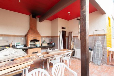 Casa à venda com 190m², 5 quartos e 2 vagas Casa à venda com 190m², 5 quartos e 2 vagasEspaço Gourmet