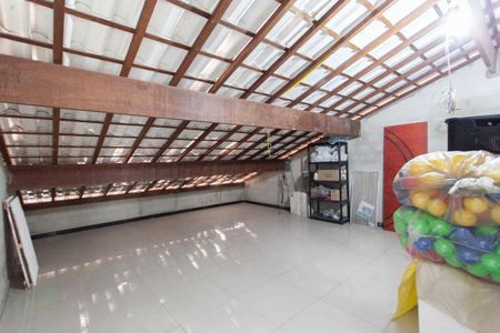 Casa à venda com 190m², 5 quartos e 2 vagas Casa à venda com 190m², 5 quartos e 2 vagasÁrea Externa