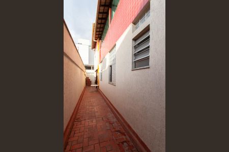 Casa à venda com 190m², 5 quartos e 2 vagas Casa à venda com 190m², 5 quartos e 2 vagasCorredor