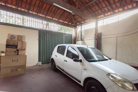 Casa à venda com 190m², 5 quartos e 2 vagas Casa à venda com 190m², 5 quartos e 2 vagasGaragem