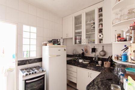 Casa à venda com 190m², 5 quartos e 2 vagas Casa à venda com 190m², 5 quartos e 2 vagasCozinha