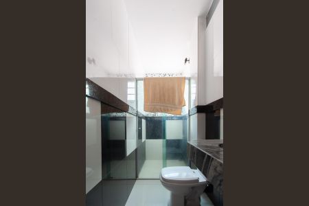 Casa à venda com 190m², 5 quartos e 2 vagas Casa à venda com 190m², 5 quartos e 2 vagasBanheiro da Suíte 2