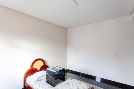 Casa à venda com 190m², 5 quartos e 2 vagas Casa à venda com 190m², 5 quartos e 2 vagasSuíte 1