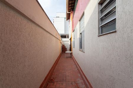 Casa à venda com 190m², 5 quartos e 2 vagas Casa à venda com 190m², 5 quartos e 2 vagasCorredor