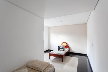 Casa à venda com 190m², 5 quartos e 2 vagas Casa à venda com 190m², 5 quartos e 2 vagasSuíte 1