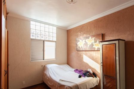 Casa à venda com 190m², 5 quartos e 2 vagas Casa à venda com 190m², 5 quartos e 2 vagasSuíte 2