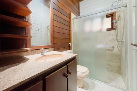 Casa para alugar com 250m², 3 quartos e 4 vagas Casa para alugar com 250m², 3 quartos e 4 vagasBanheiro