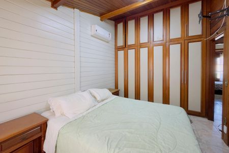 Casa para alugar com 250m², 3 quartos e 4 vagas Casa para alugar com 250m², 3 quartos e 4 vagasSuíte