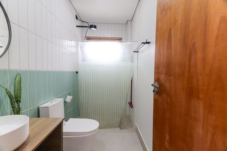 Banheiro de casa para alugar com 1 quarto, 35m² em Vila Pirajussara, São Paulo