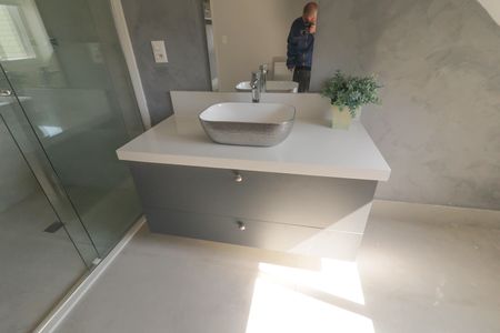 Apartamento para alugar com 238m², 4 quartos e 4 vagas Apartamento para alugar com 238m², 4 quartos e 4 vagasBanheiro da Suíte 2