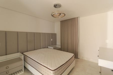 Apartamento para alugar com 238m², 4 quartos e 4 vagas Apartamento para alugar com 238m², 4 quartos e 4 vagasQuarto