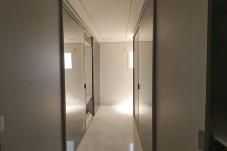 Apartamento para alugar com 238m², 4 quartos e 4 vagas Apartamento para alugar com 238m², 4 quartos e 4 vagasCorredor