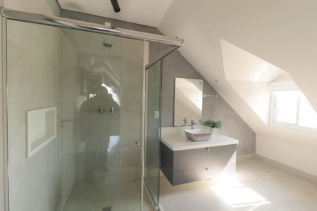 Apartamento para alugar com 238m², 4 quartos e 4 vagas Apartamento para alugar com 238m², 4 quartos e 4 vagasBanheiro da Suíte 2