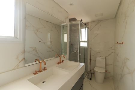 Apartamento para alugar com 238m², 4 quartos e 4 vagas Apartamento para alugar com 238m², 4 quartos e 4 vagasBanheiro da Suíte 1