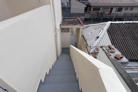 Casa para alugar com 75m², 2 quartos e 1 vaga Casa para alugar com 75m², 2 quartos e 1 vagaEscada de entrada