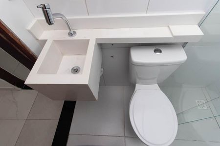 Casa para alugar com 75m², 2 quartos e 1 vaga Casa para alugar com 75m², 2 quartos e 1 vagaBanheiro