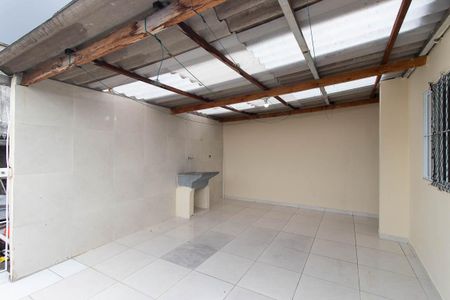 Casa para alugar com 75m², 2 quartos e 1 vaga Casa para alugar com 75m², 2 quartos e 1 vagaQuintal e Área de serviço